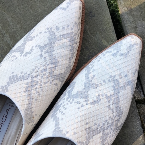 VIA SPIGA Snakeskin Print Bootie Slip On White 8.5 - Picture 10 of 11